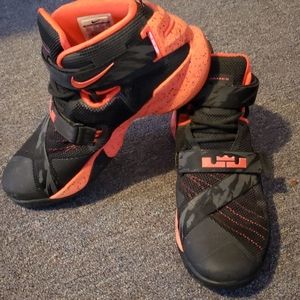 Lebron Soldier 9
